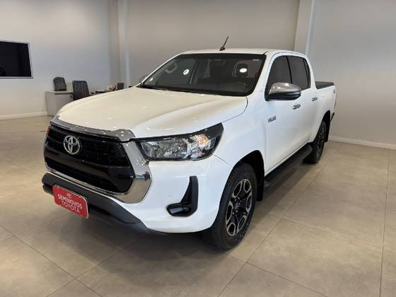 TOYOTA HILUX 2.8 D-4D TURBO DIESEL CD SRV 4X4 AUTOMÁTICO TOYOTA HILUX 2.8 D-4D TURBO DIESEL CD SRV 4X4 AUTOMÁTICO
